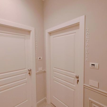Maccus Suite Naples Luaran gambar