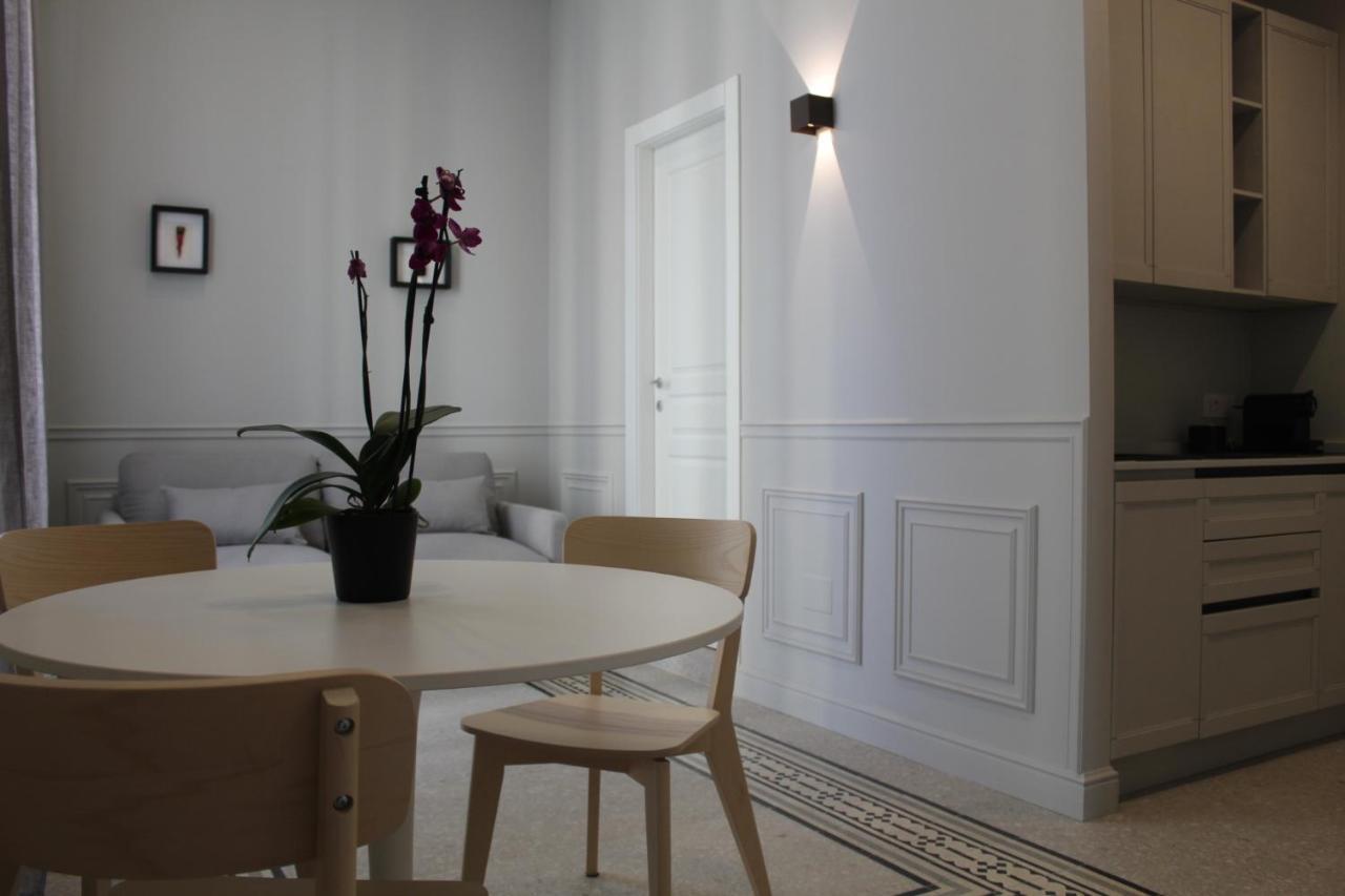 Maccus Suite Naples Luaran gambar