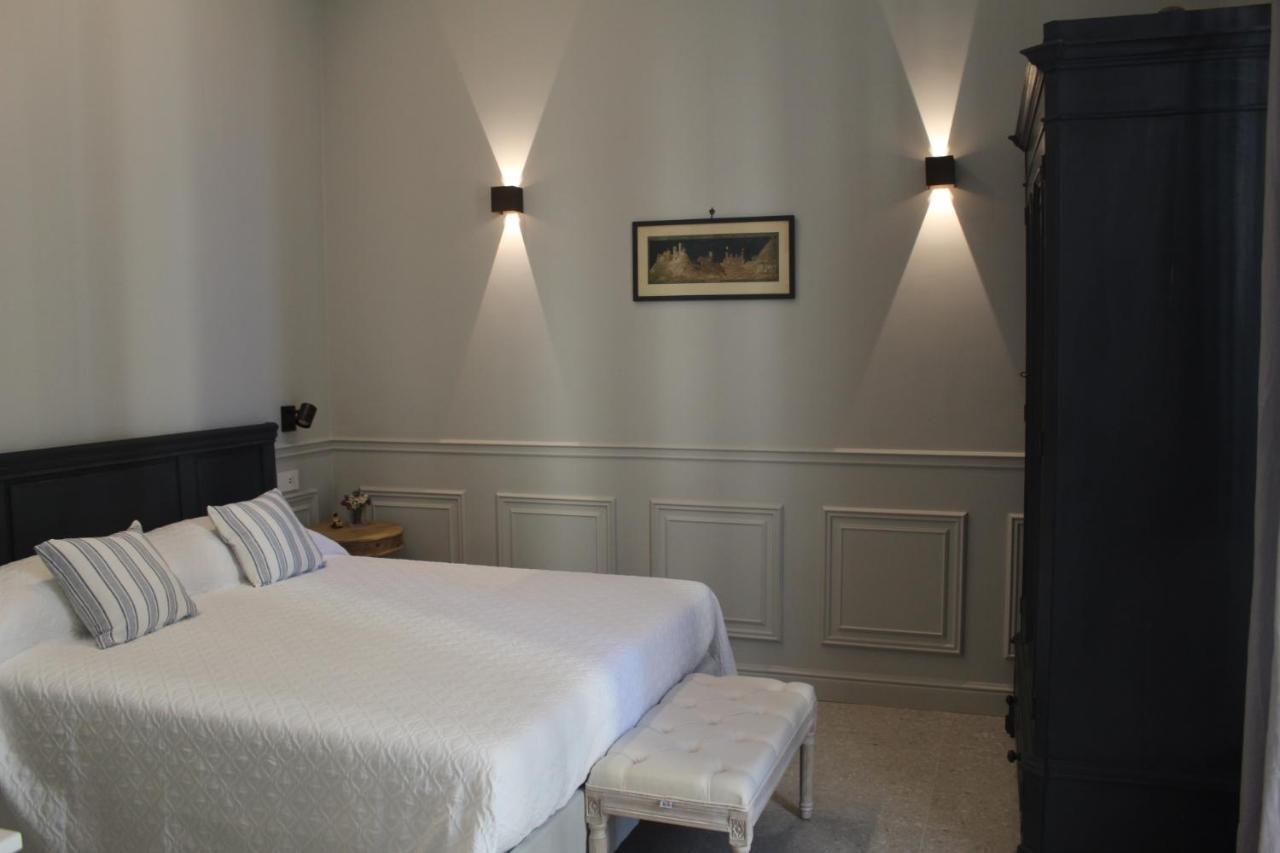 Maccus Suite Naples Luaran gambar