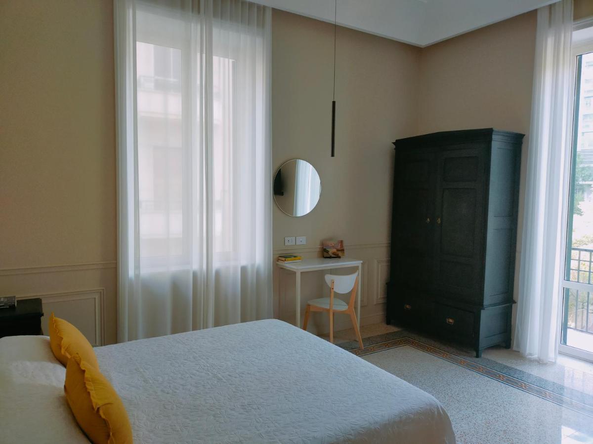 Maccus Suite Naples Luaran gambar