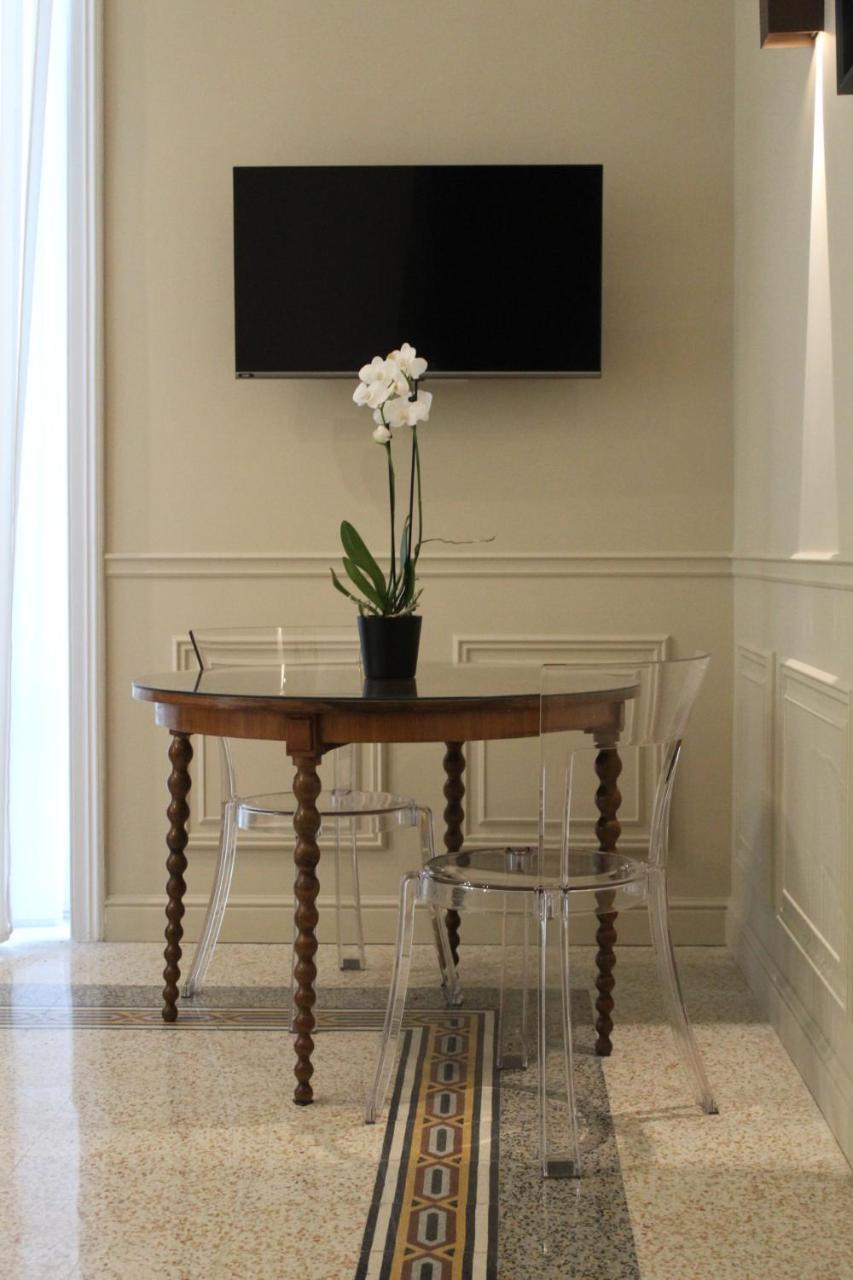 Maccus Suite Naples Luaran gambar